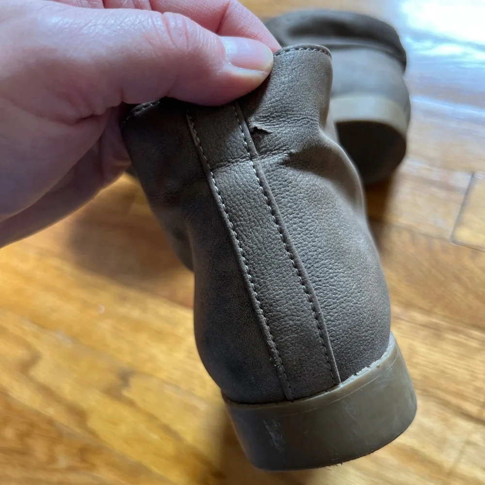 Indigo Rd. slip on laceless ankle boots/booties in taupe - women’s 7.5 - 7 1/2 - Picture 5 of 6